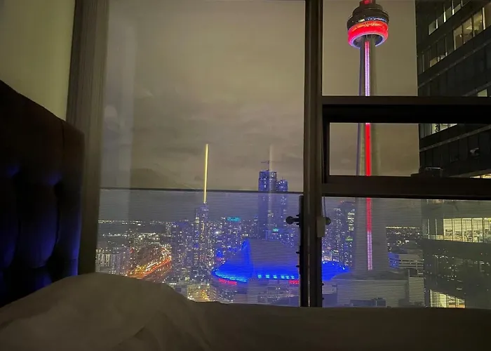 Luxury 2Br 2Bath Condo With Parking And Balcony